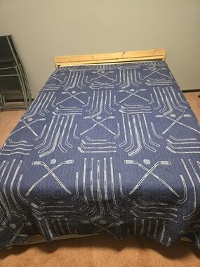 Blue Hockey Stick Pattern Quilted Bedspread And Pillow Case